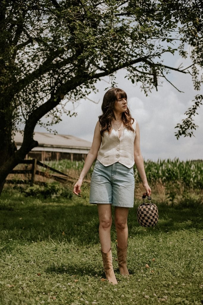 How to wear mom jean shorts